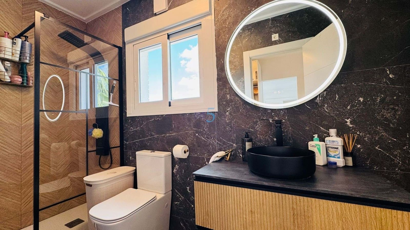 5 Zimmer Villa zu verkaufen in Villamartin mit Pool Garage - 625.000 € (Ref: 9834598)