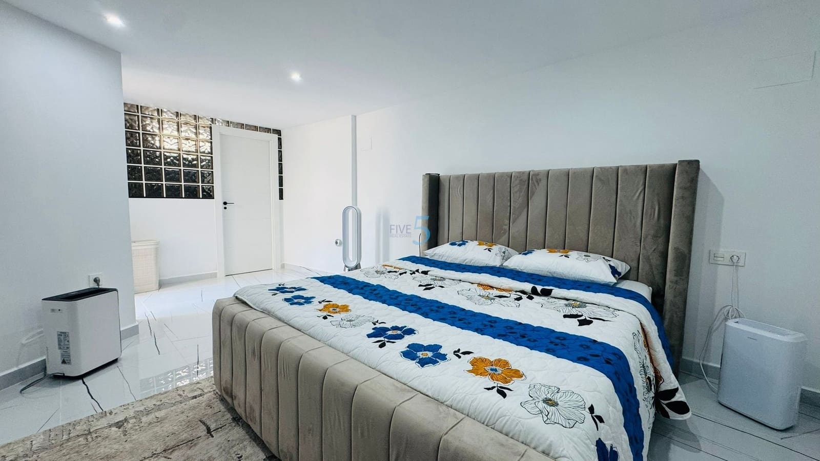 5 Zimmer Villa zu verkaufen in Villamartin mit Pool Garage - 625.000 € (Ref: 9834598)