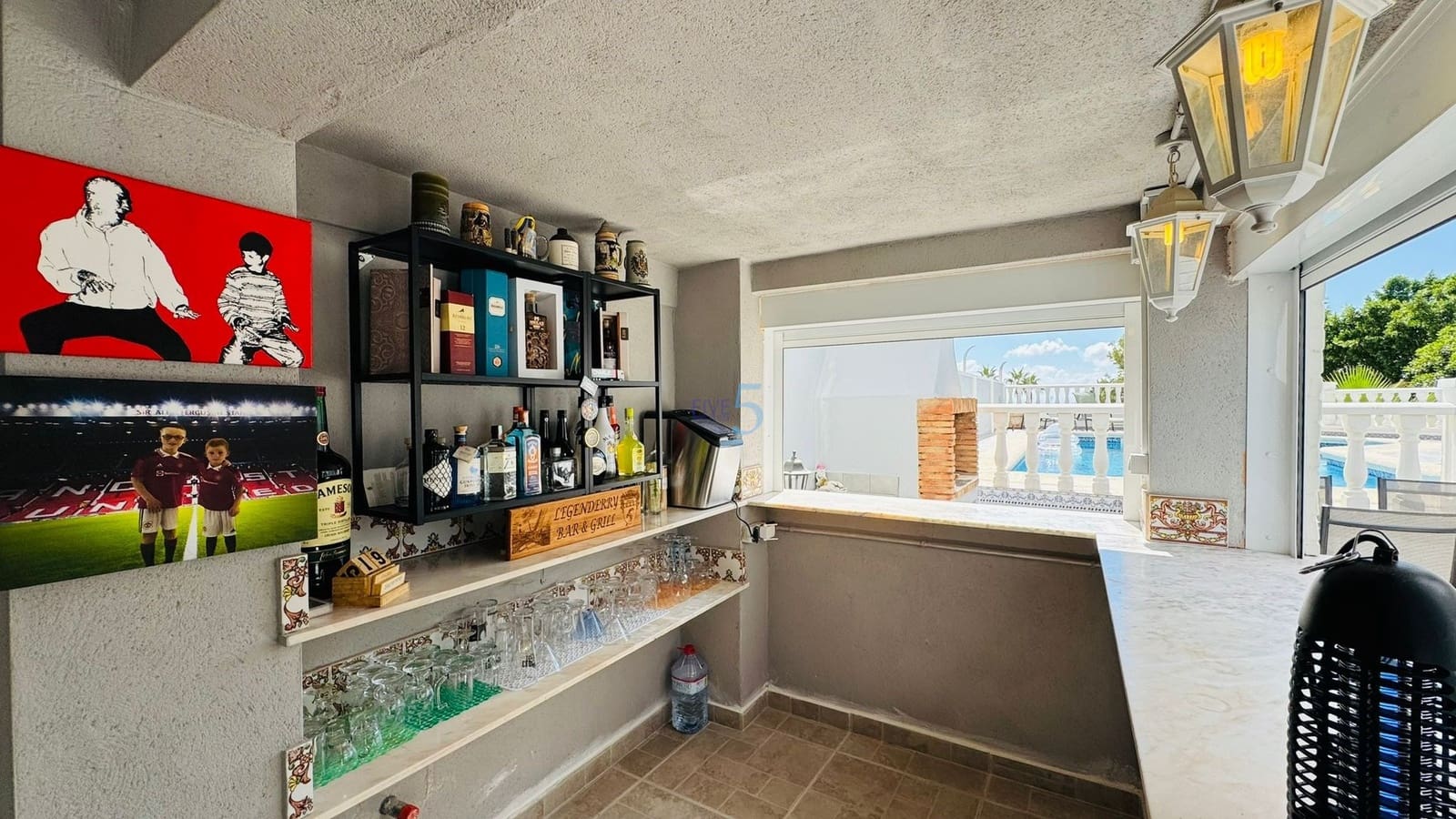 5 Zimmer Villa zu verkaufen in Villamartin mit Pool Garage - 625.000 € (Ref: 9834598)