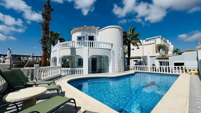 5 Zimmer Villa zu verkaufen in Villamartin, Orihuela mit Pool Garage - 625.000 € (Ref: 9834598)