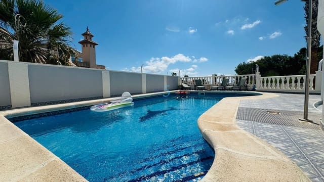 5 Zimmer Villa zu verkaufen in Villamartin, Orihuela mit Pool Garage - 625.000 € (Ref: 9834598)