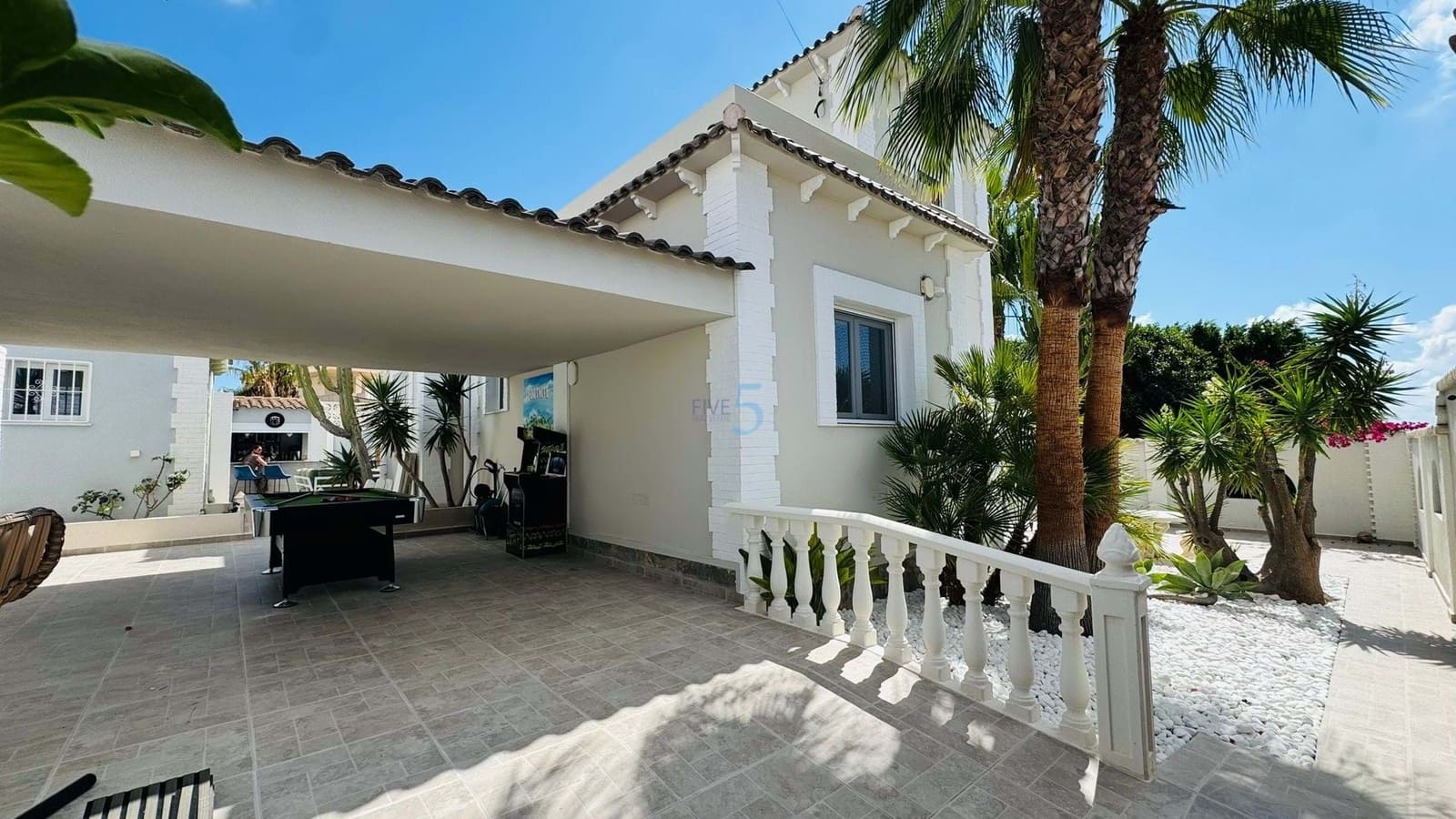 5 Zimmer Villa zu verkaufen in Villamartin mit Pool Garage - 625.000 € (Ref: 9834598)