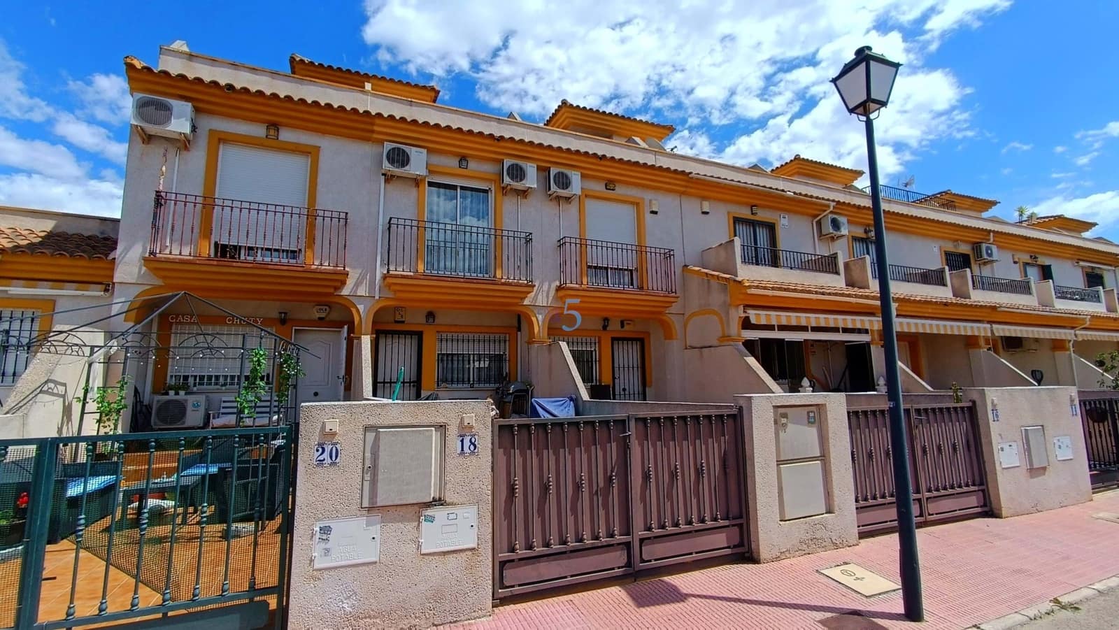 2 sypialnia Dom na sprzedaż w Daya Nueva z basenem - 137 500 € (Ref: 9834841)