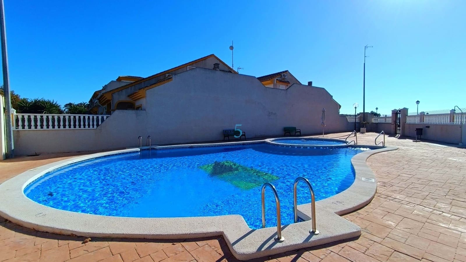 2 sypialnia Dom na sprzedaż w Daya Nueva z basenem - 137 500 € (Ref: 9834841)
