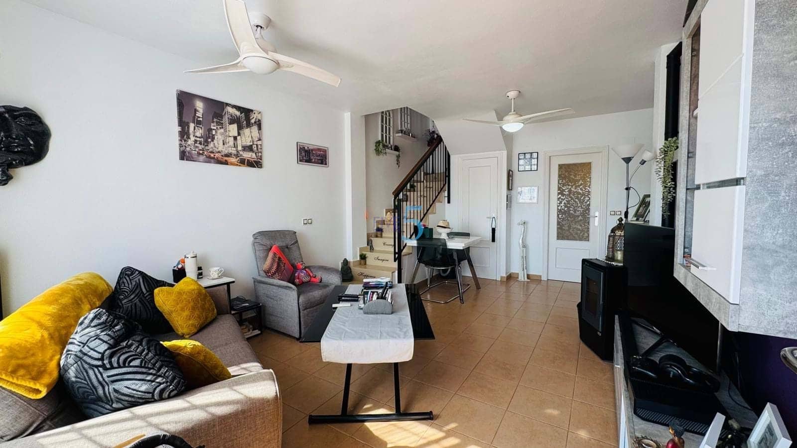 3 makuuhuone Omakotitalo myytävänä paikassa Villamartin mukana uima-altaan 
autotalli - 204 000 € (Ref: 9838582)