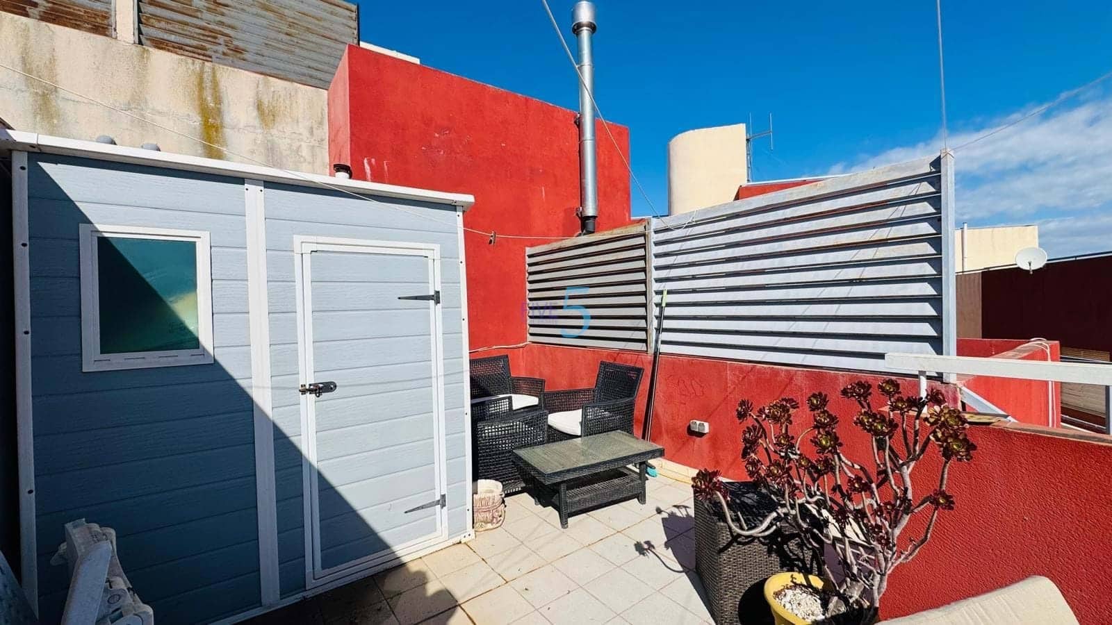 3 makuuhuone Omakotitalo myytävänä paikassa Villamartin mukana uima-altaan 
autotalli - 204 000 € (Ref: 9838582)