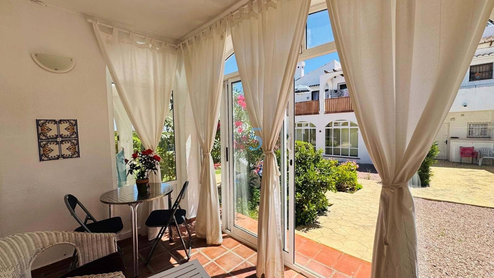 1 makuuhuone Huoneisto myytävänä paikassa Los Balcones mukana uima-altaan 
autotalli - 114 900 € (Ref: 9839727)