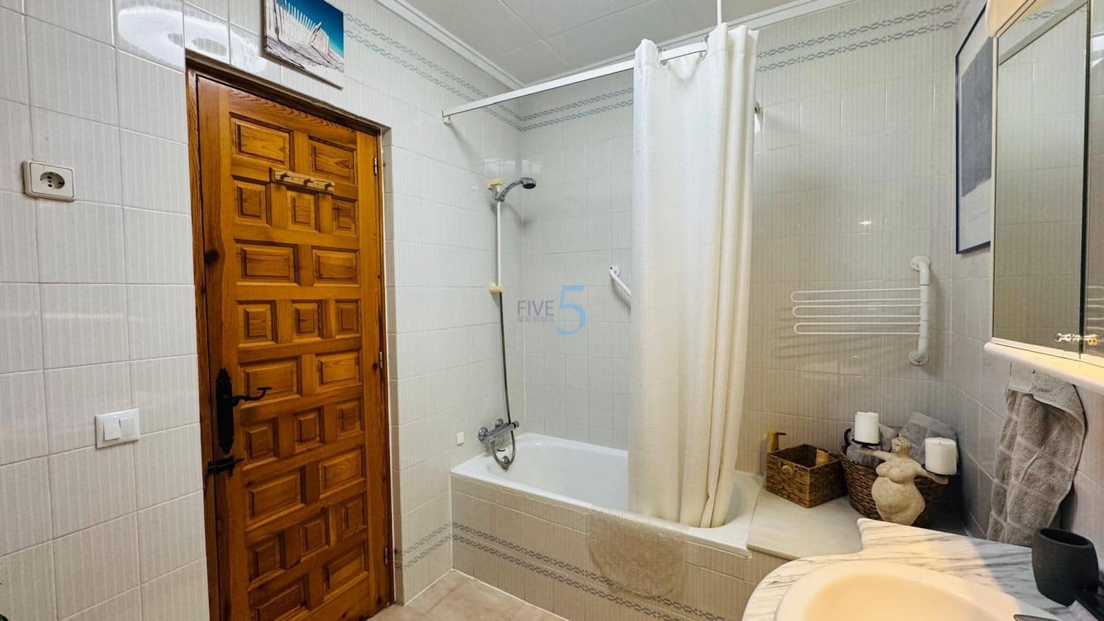 3 bedroom Villa for sale in Torrevieja with pool garage - € 399,900 (Ref: 9841323)