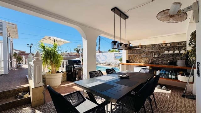 3 bedroom Villa for sale in Torrevieja with pool garage - € 399,900 (Ref: 9841323)