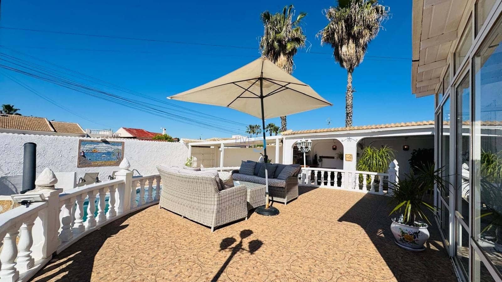 3 bedroom Villa for sale in Torrevieja with pool garage - € 399,900 (Ref: 9841323)