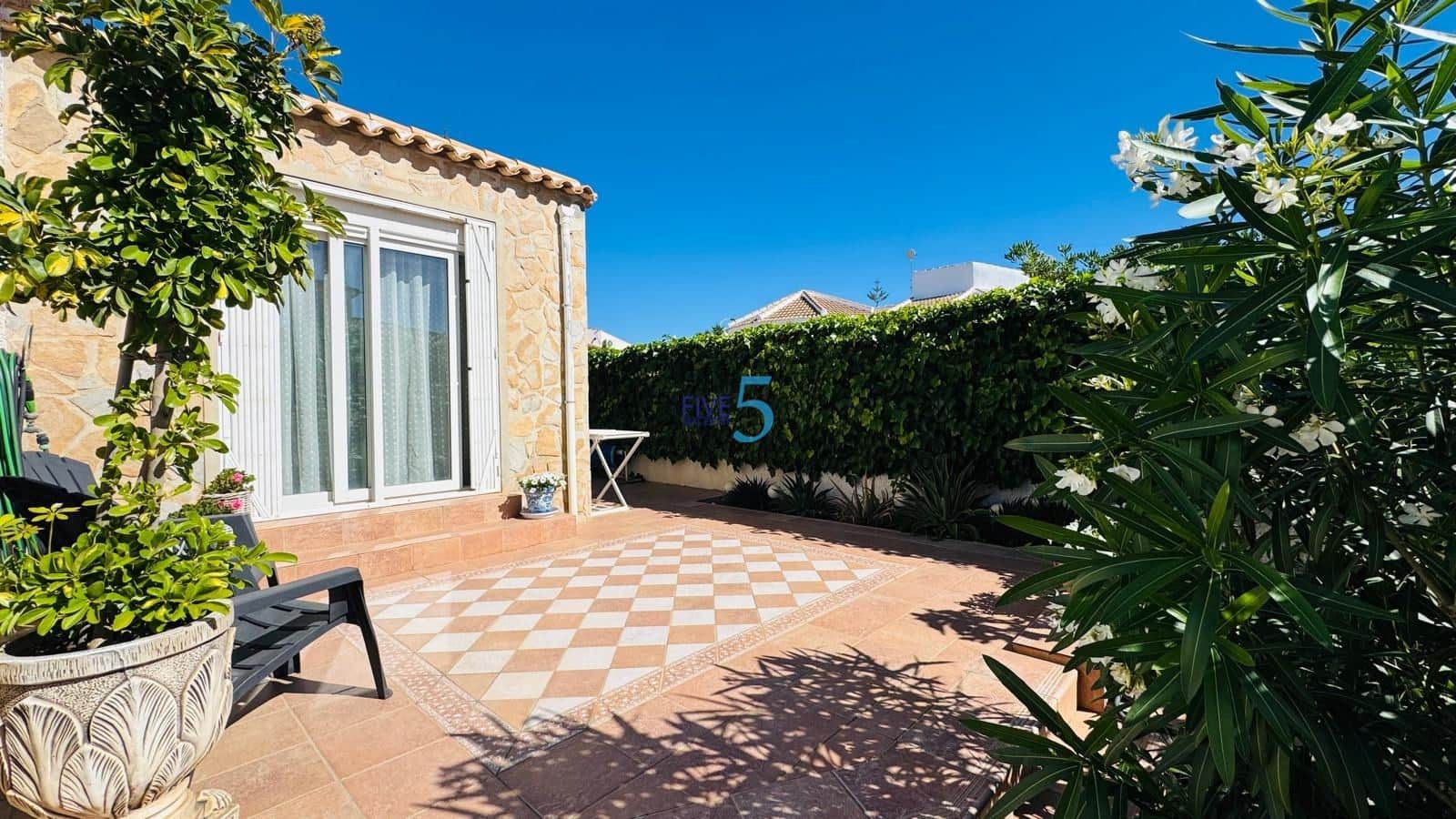 3 bedroom Villa for sale in Torrevieja with pool garage - € 399,900 (Ref: 9841323)
