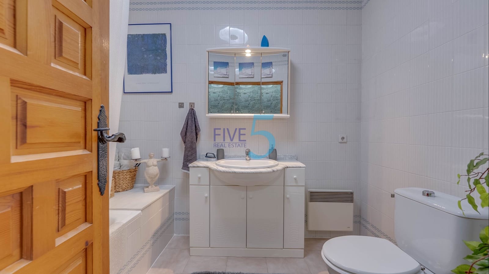3 bedroom Villa for sale in Torrevieja with pool garage - € 399,900 (Ref: 9841323)