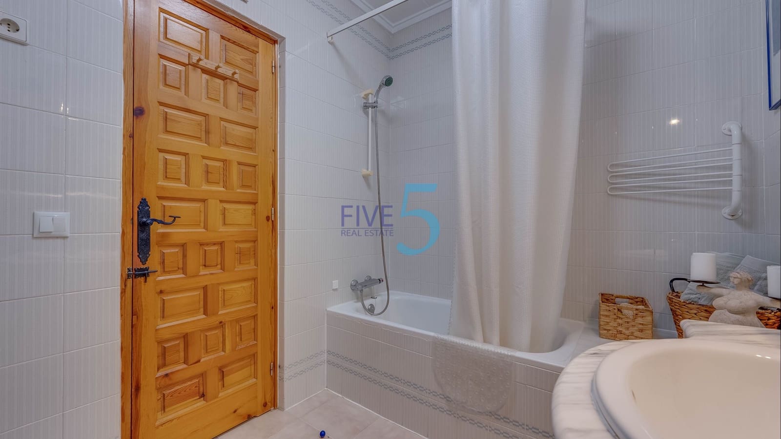 3 bedroom Villa for sale in Torrevieja with pool garage - € 399,900 (Ref: 9841323)