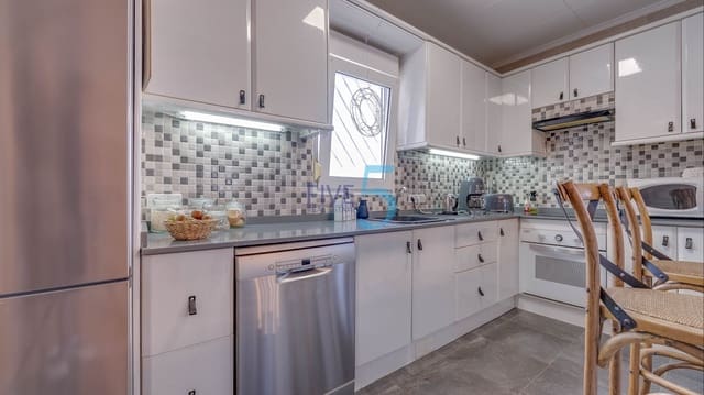 3 bedroom Villa for sale in Torrevieja with pool garage - € 399,900 (Ref: 9841323)