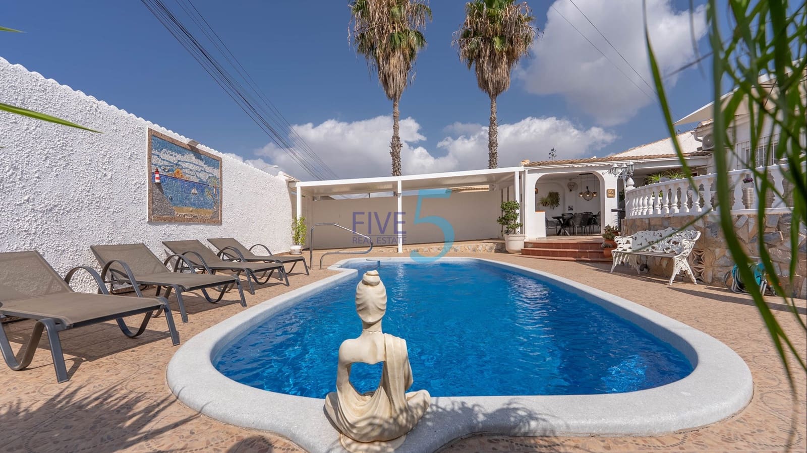3 bedroom Villa for sale in Torrevieja with pool garage - € 399,900 (Ref: 9841323)