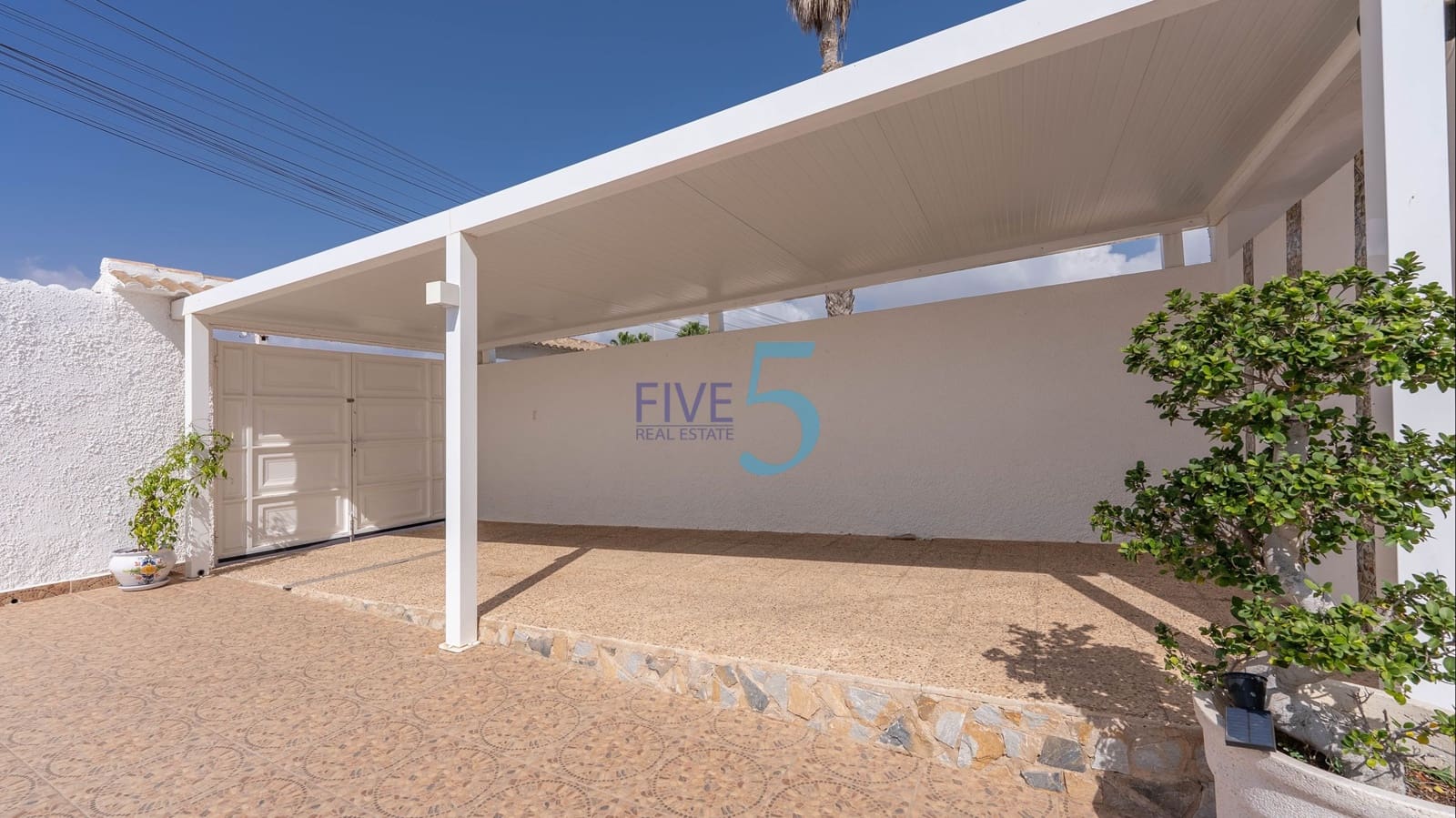 3 bedroom Villa for sale in Torrevieja with pool garage - € 399,900 (Ref: 9841323)