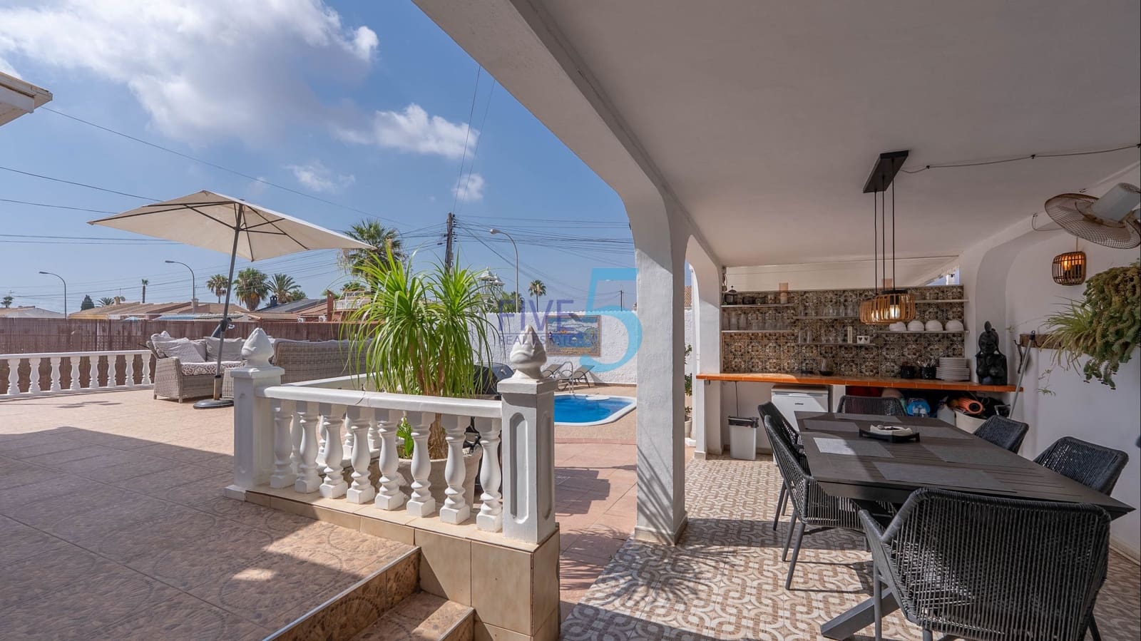 3 bedroom Villa for sale in Torrevieja with pool garage - € 399,900 (Ref: 9841323)