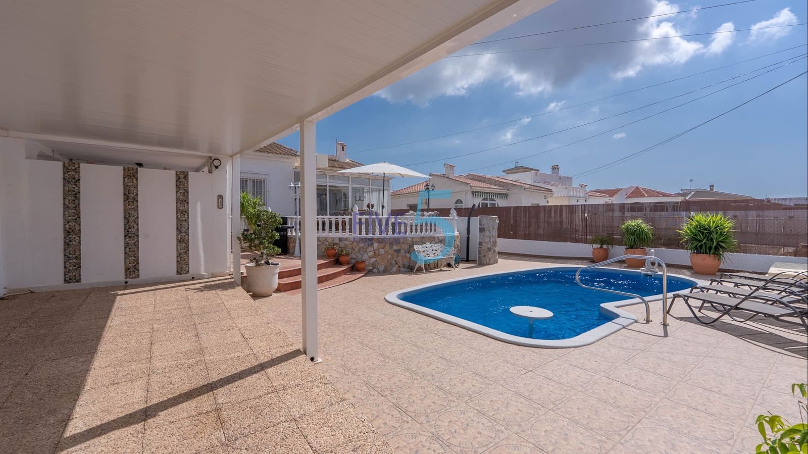 3 bedroom Villa for sale in Torrevieja with pool garage - € 399,900 (Ref: 9841323)
