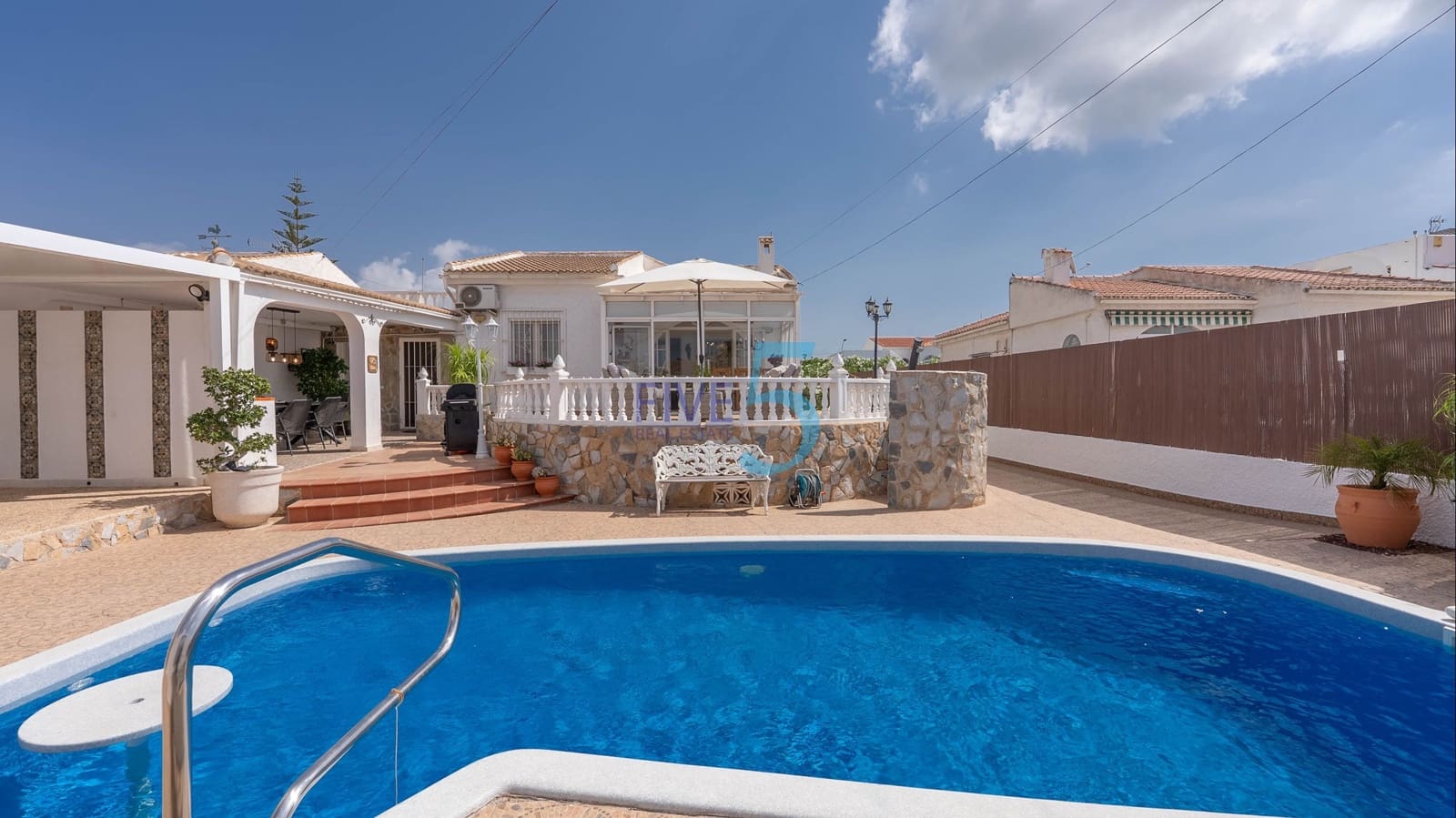 3 bedroom Villa for sale in Torrevieja with pool garage - € 399,900 (Ref: 9841323)