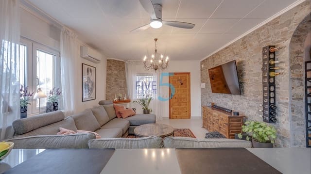 3 bedroom Villa for sale in Torrevieja with pool garage - € 399,900 (Ref: 9841323)
