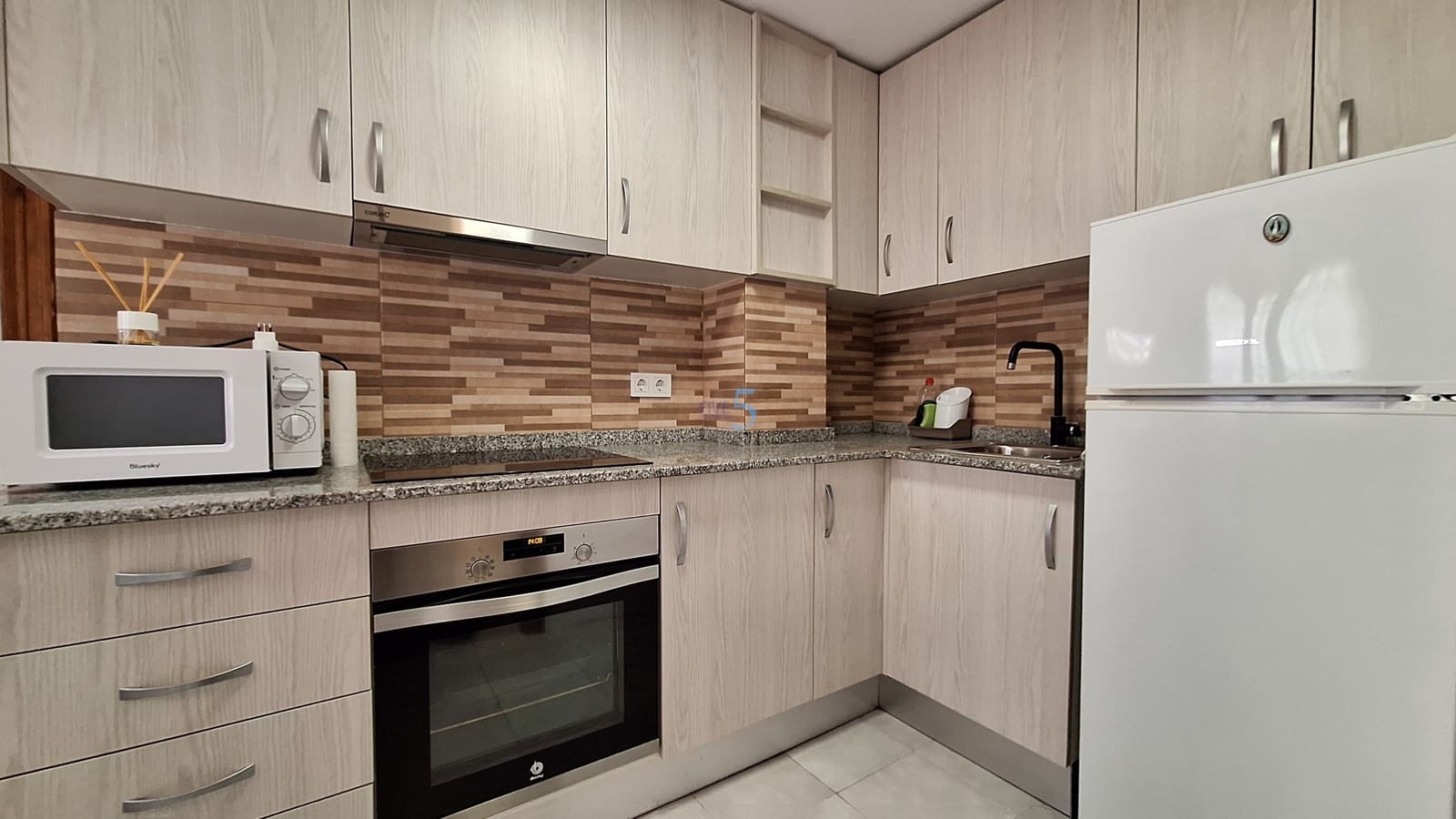 2 sovrum Lägenhet till salu i Torrevieja - 133 000 € (Ref: 9841324)