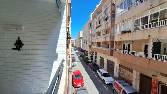 2 sovrum Lägenhet till salu i Torrevieja - 133 000 € (Ref: 9841324)