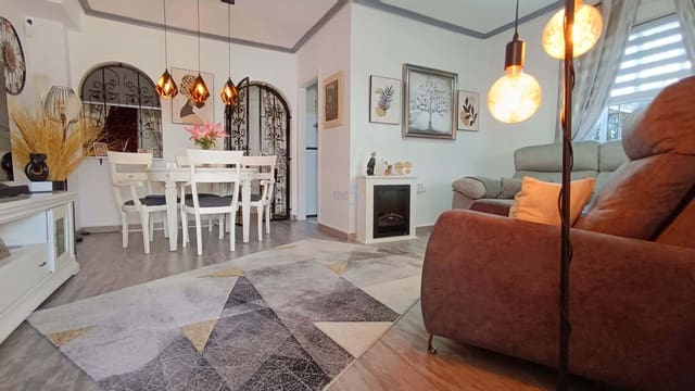 3 Zimmer Villa zu verkaufen in Vistabella, Orihuela mit Pool - 195.000 € (Ref: 9841768)