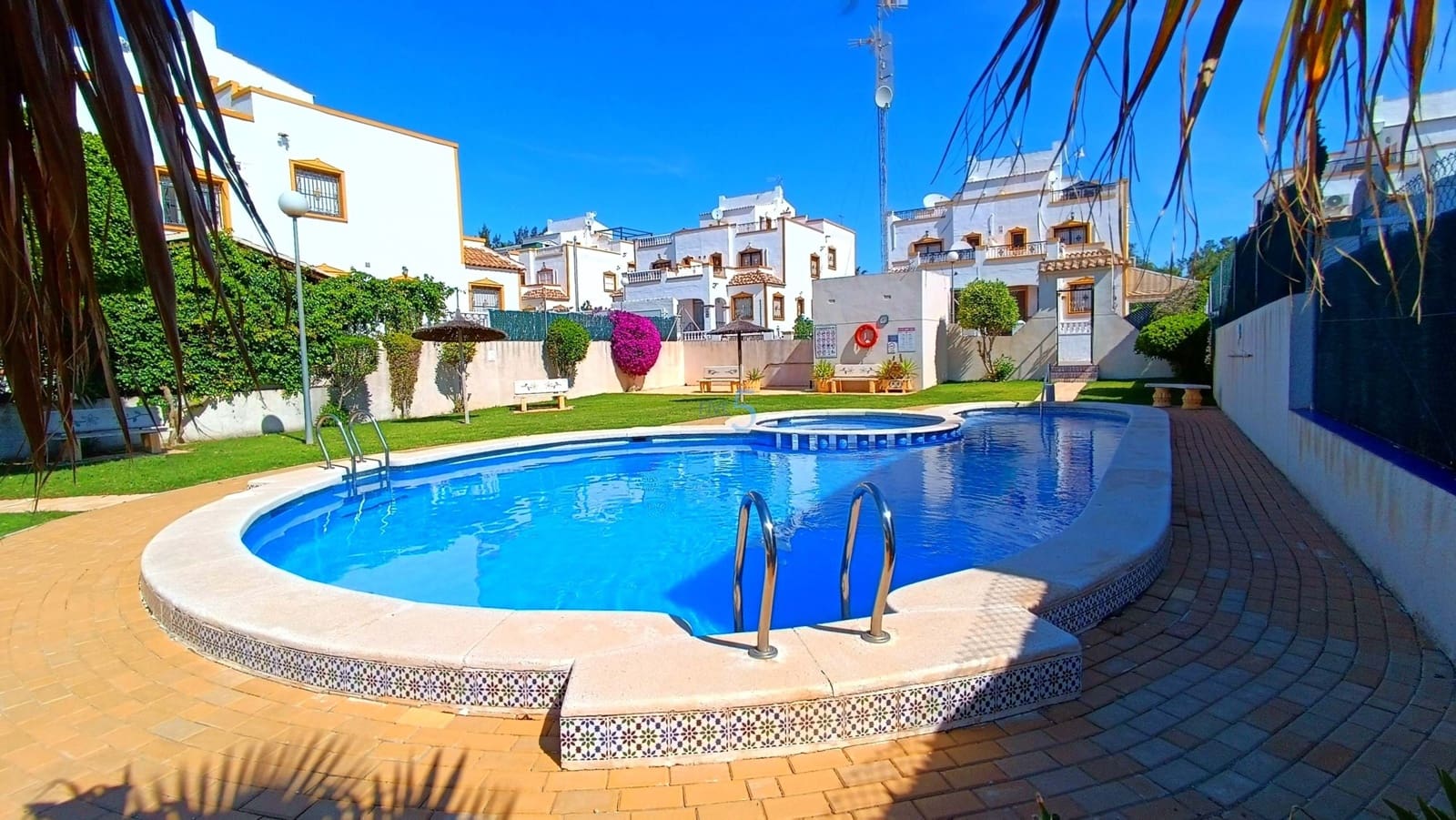 3 bedroom Villa for sale in Vistabella with pool - € 195,000 (Ref: 9841768)