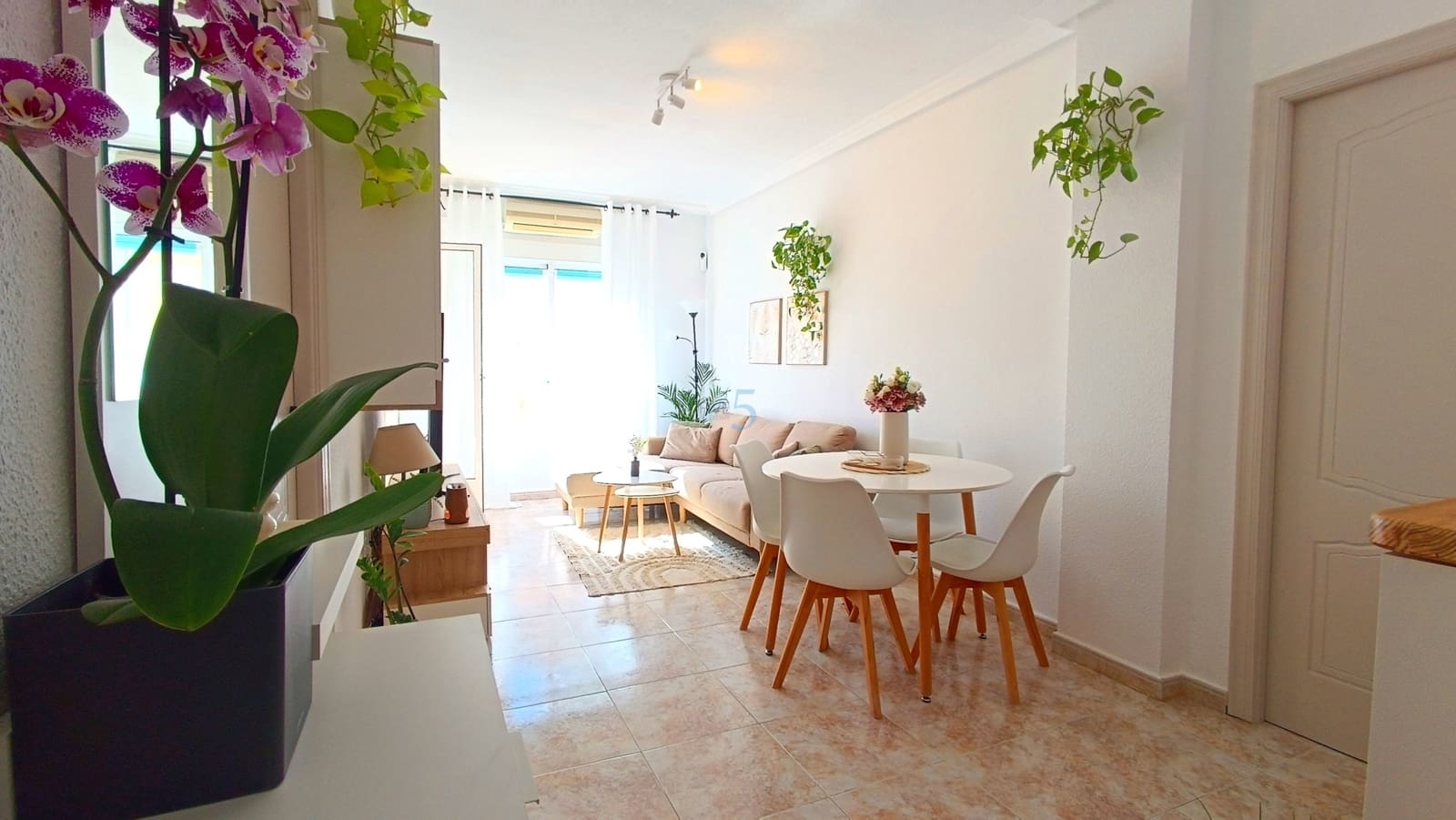 2 soverom Leilighet til salgs i Torrevieja med svømmebasseng - € 135 000 (Ref: 9841769)
