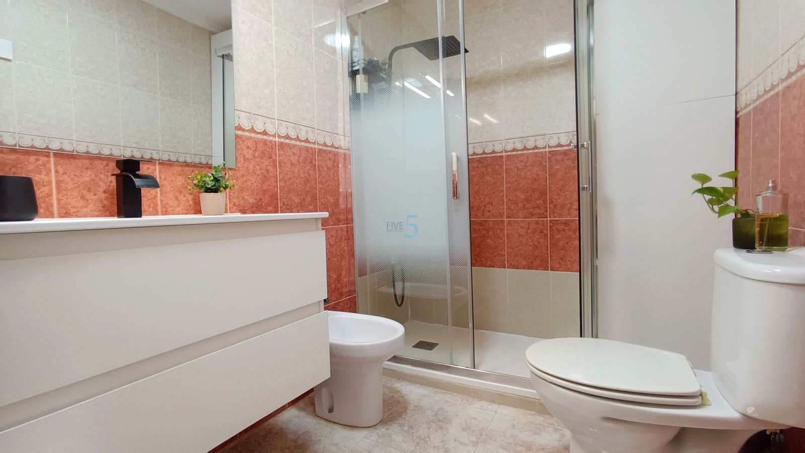 2 soverom Leilighet til salgs i Torrevieja med svømmebasseng - € 135 000 (Ref: 9841769)