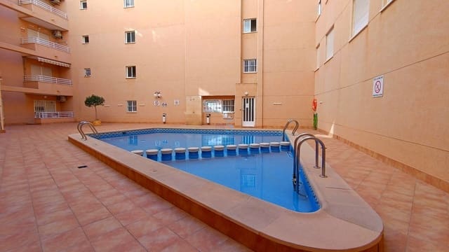 2 soverom Leilighet til salgs i Torrevieja med svømmebasseng - € 135 000 (Ref: 9841769)