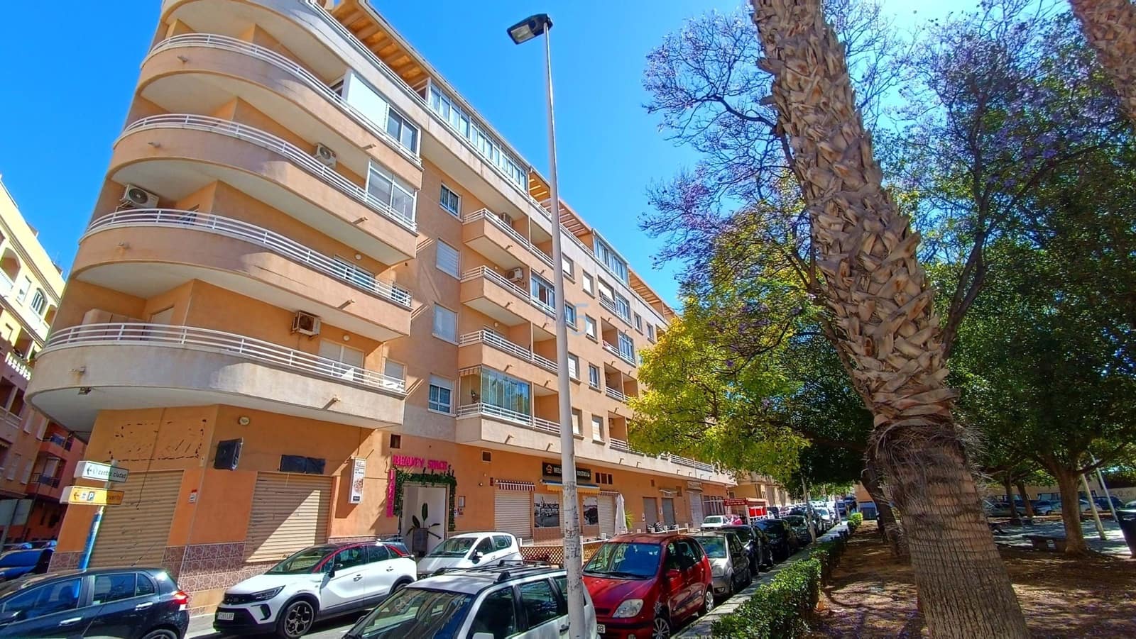 2 soverom Leilighet til salgs i Torrevieja med svømmebasseng - € 135 000 (Ref: 9841769)