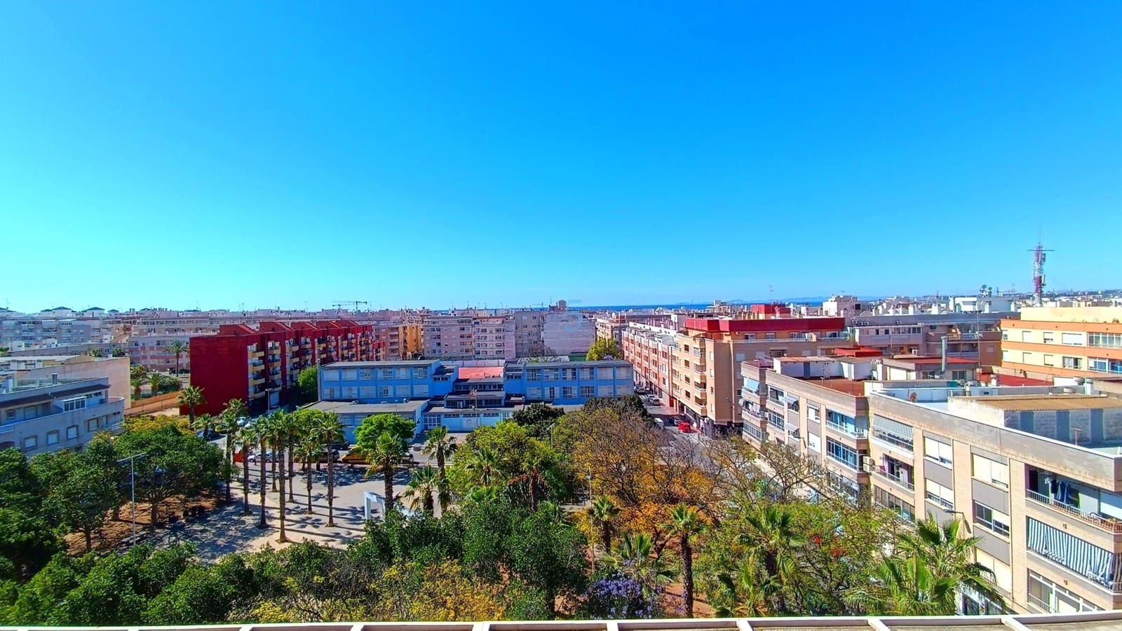 2 soverom Leilighet til salgs i Torrevieja med svømmebasseng - € 135 000 (Ref: 9841769)