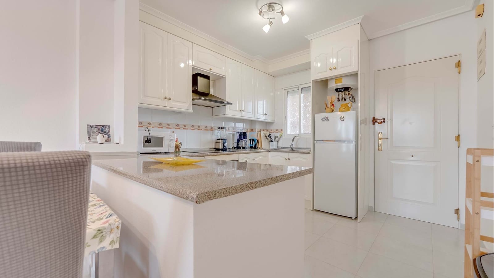 2 bedroom Apartment for sale in Los Montesinos with pool garage - € 139,995 (Ref: 9841961)