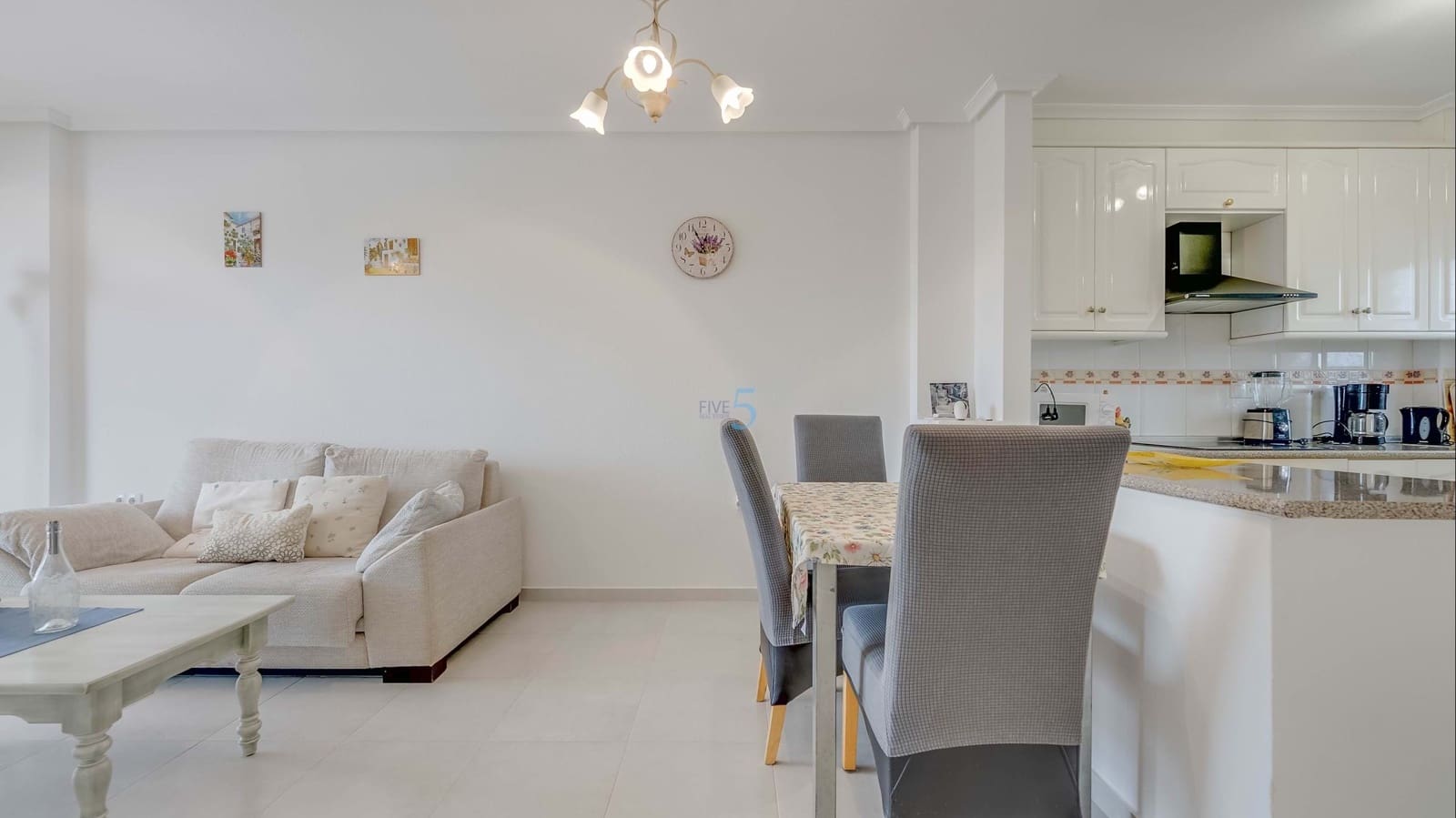 2 bedroom Apartment for sale in Los Montesinos with pool garage - € 139,995 (Ref: 9841961)