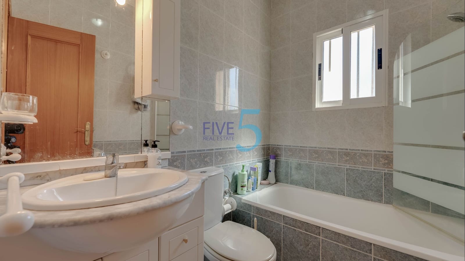 3 bedroom Townhouse for sale in Playa Flamenca with pool garage - € 210,000 (Ref: 9841963)
