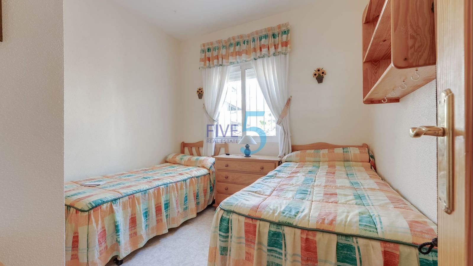 3 bedroom Townhouse for sale in Playa Flamenca with pool garage - € 210,000 (Ref: 9841963)