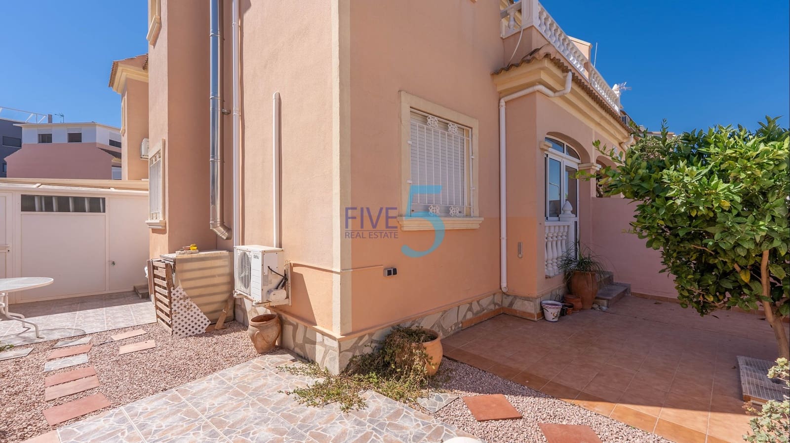 3 bedroom Townhouse for sale in Playa Flamenca with pool garage - € 210,000 (Ref: 9841963)