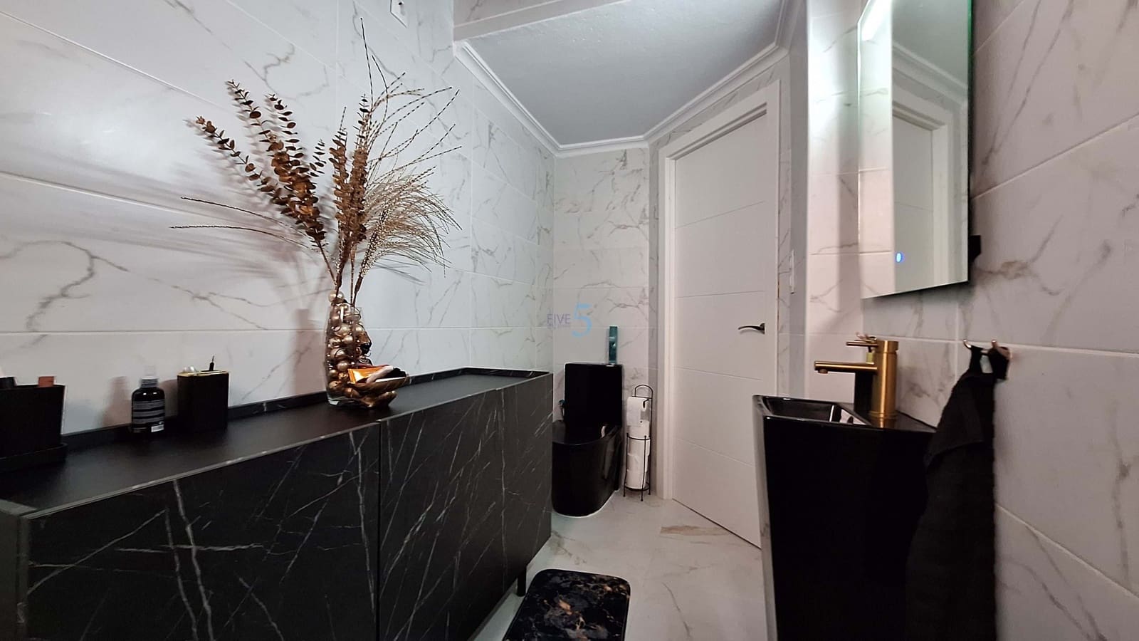 2 bedroom Penthouse for sale in Torrevieja - € 177,000 (Ref: 9844503)