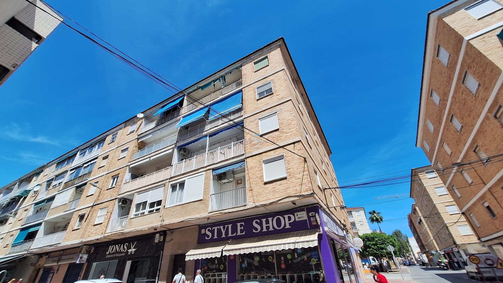 2 bedroom Penthouse for sale in Torrevieja - € 177,000 (Ref: 9844503)