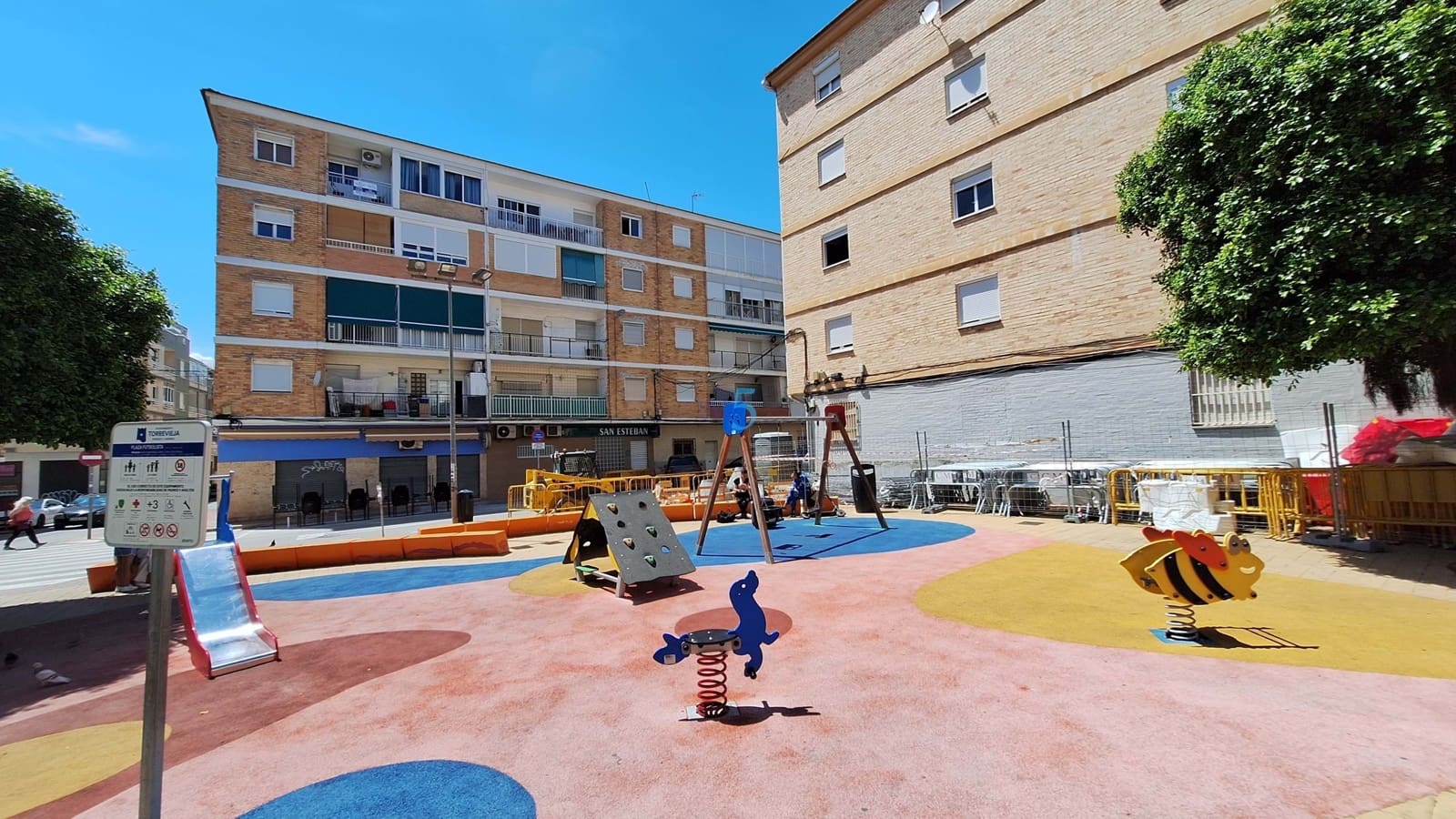 2 bedroom Penthouse for sale in Torrevieja - € 177,000 (Ref: 9844503)
