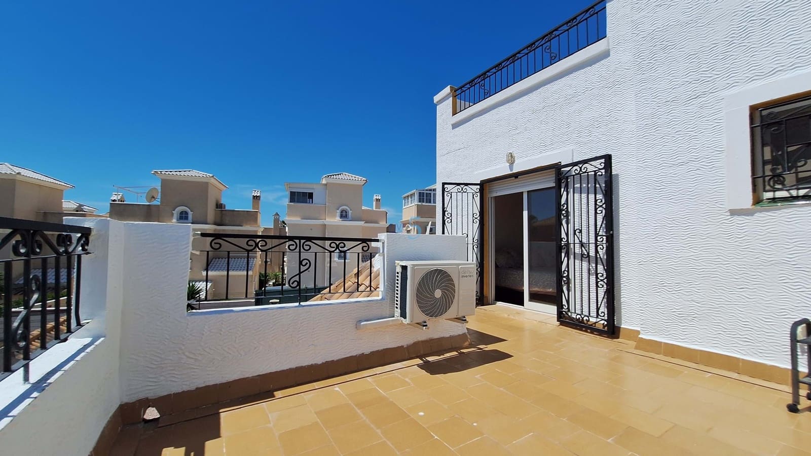 3 Zimmer Villa zu verkaufen in Dream Hills mit Pool Garage - 255.000 € (Ref: 9844692)
