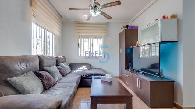 3 makuuhuone Huvila myytävänä paikassa Dream Hills, Orihuela mukana uima-altaan 
autotalli - 255 000 € (Ref: 9844692)