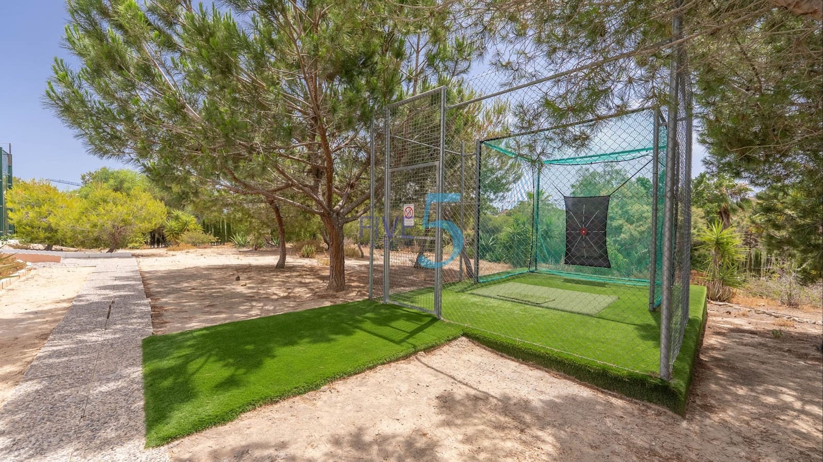 3 bedroom Villa for sale in Dream Hills with pool garage - € 255,000 (Ref: 9844692)