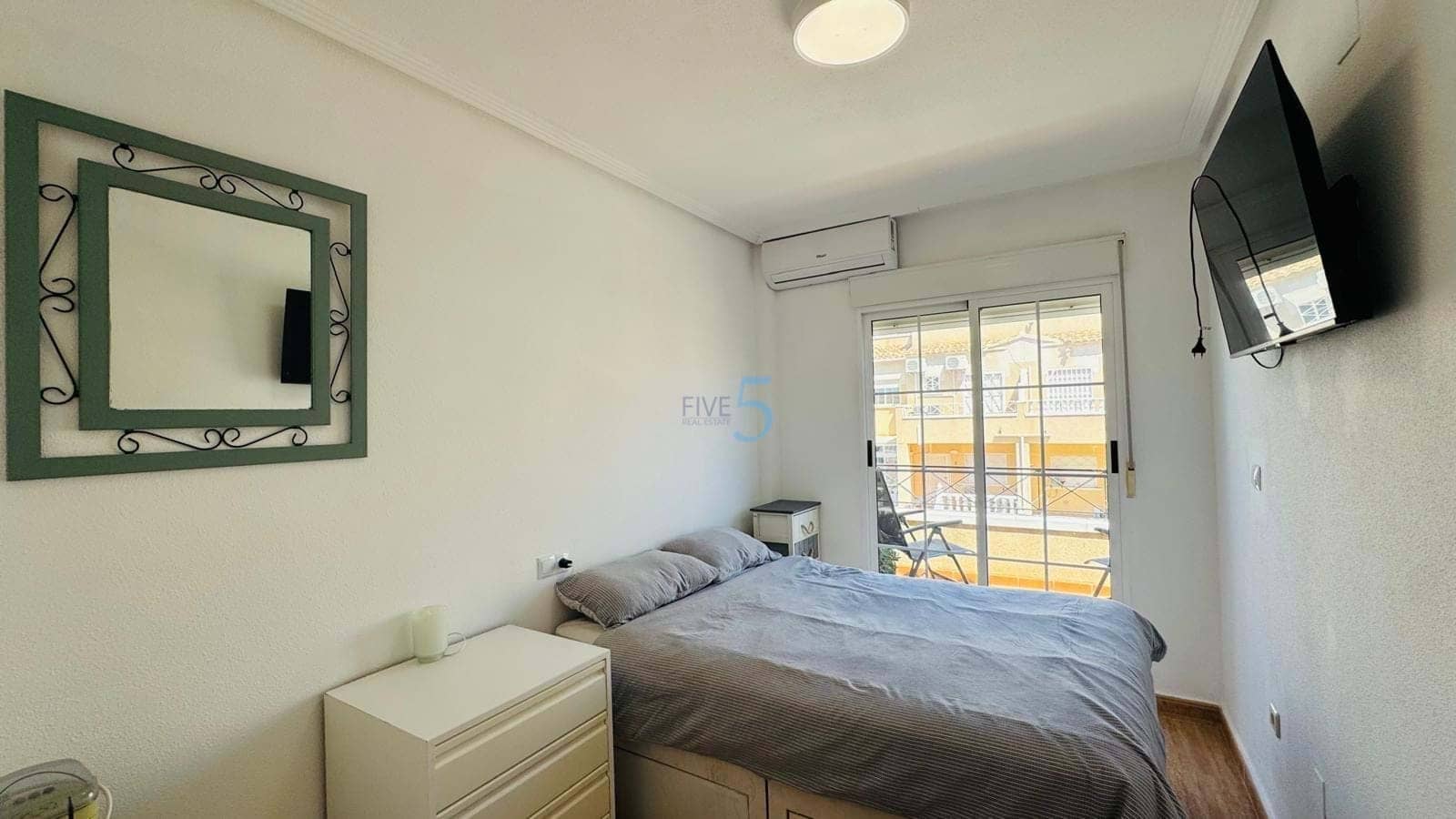 2 slaapkamer Huis te koop in Playa Flamenca met zwembad garage - € 179.900 (Ref: 9848251)