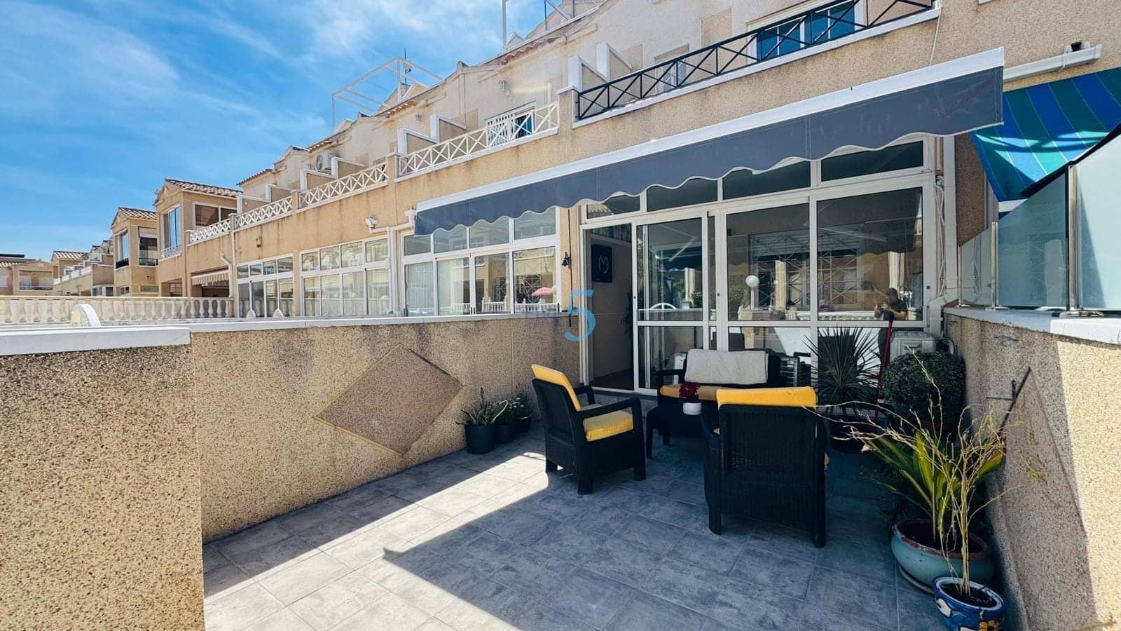 2 slaapkamer Huis te koop in Playa Flamenca met zwembad garage - € 179.900 (Ref: 9848251)
