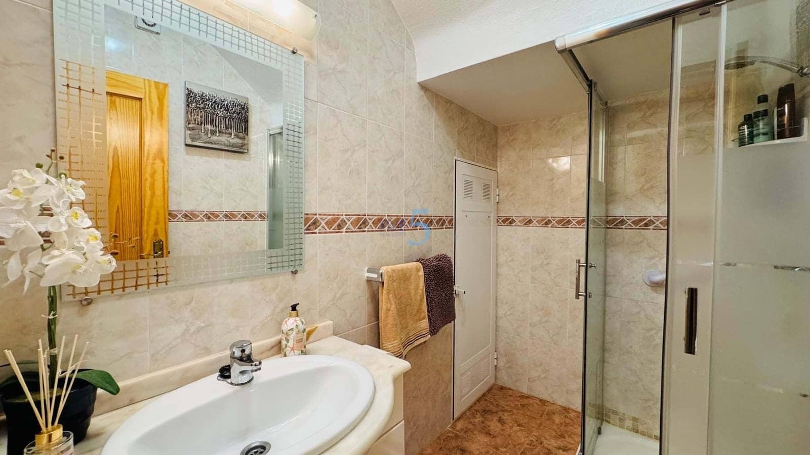 2 makuuhuone Omakotitalo myytävänä paikassa La Zenia mukana uima-altaan - 249 950 € (Ref: 9849931)