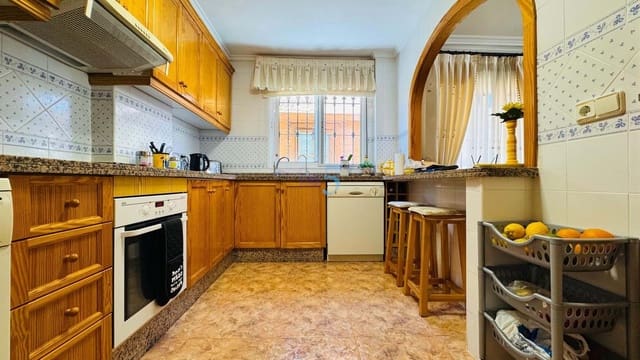2 makuuhuone Omakotitalo myytävänä paikassa La Zenia, Orihuela mukana uima-altaan - 249 950 € (Ref: 9849931)