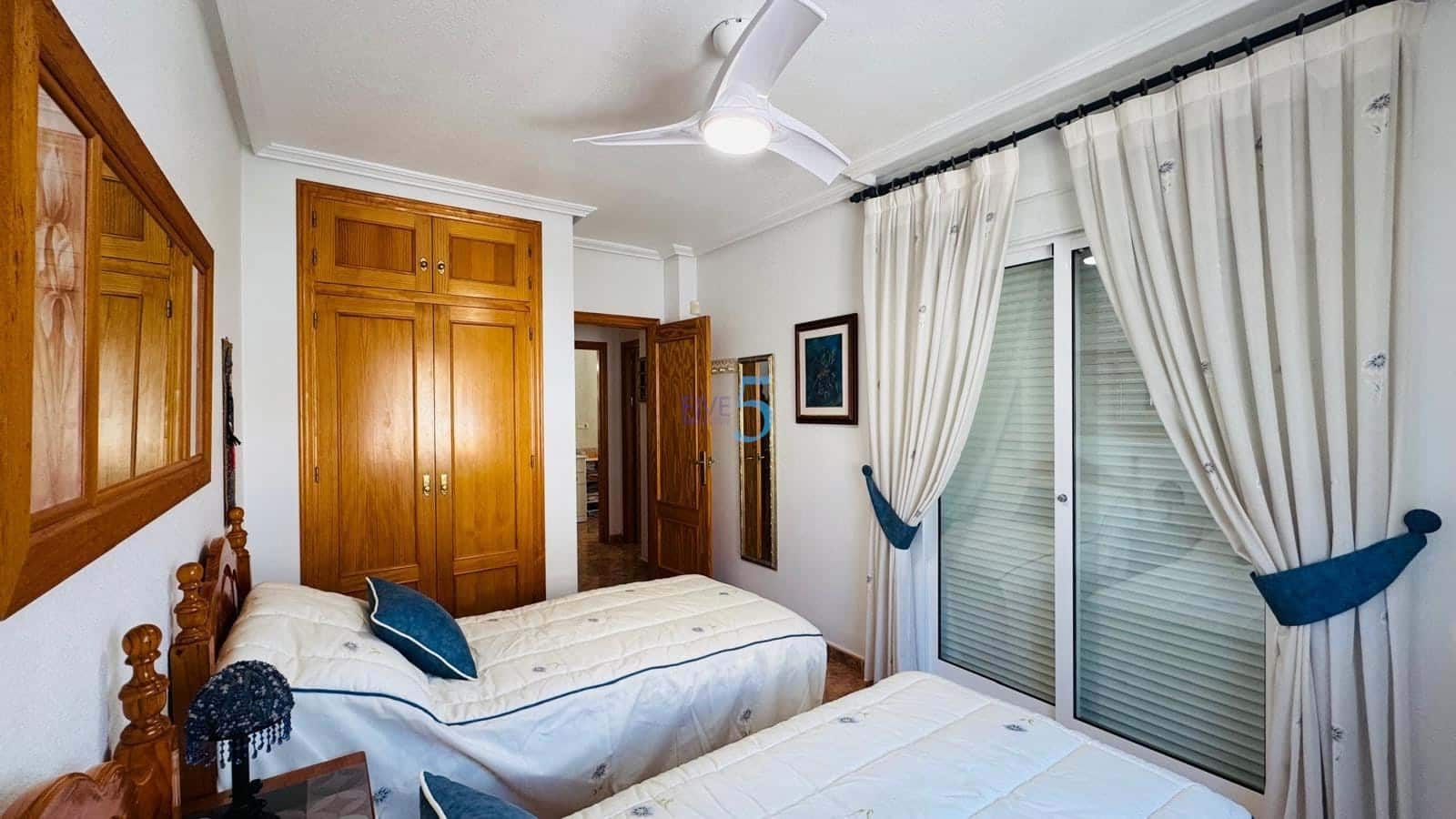 2 makuuhuone Omakotitalo myytävänä paikassa La Zenia mukana uima-altaan - 249 950 € (Ref: 9849931)