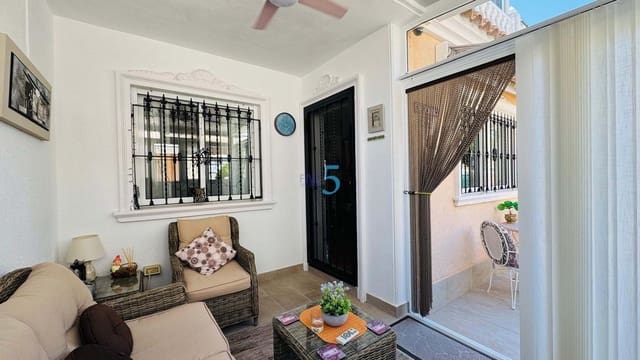 2 makuuhuone Omakotitalo myytävänä paikassa La Zenia, Orihuela mukana uima-altaan - 249 950 € (Ref: 9849931)